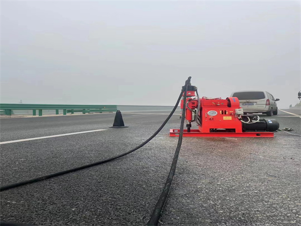 顺庆马路路基路面开裂下沉注浆加固灌浆